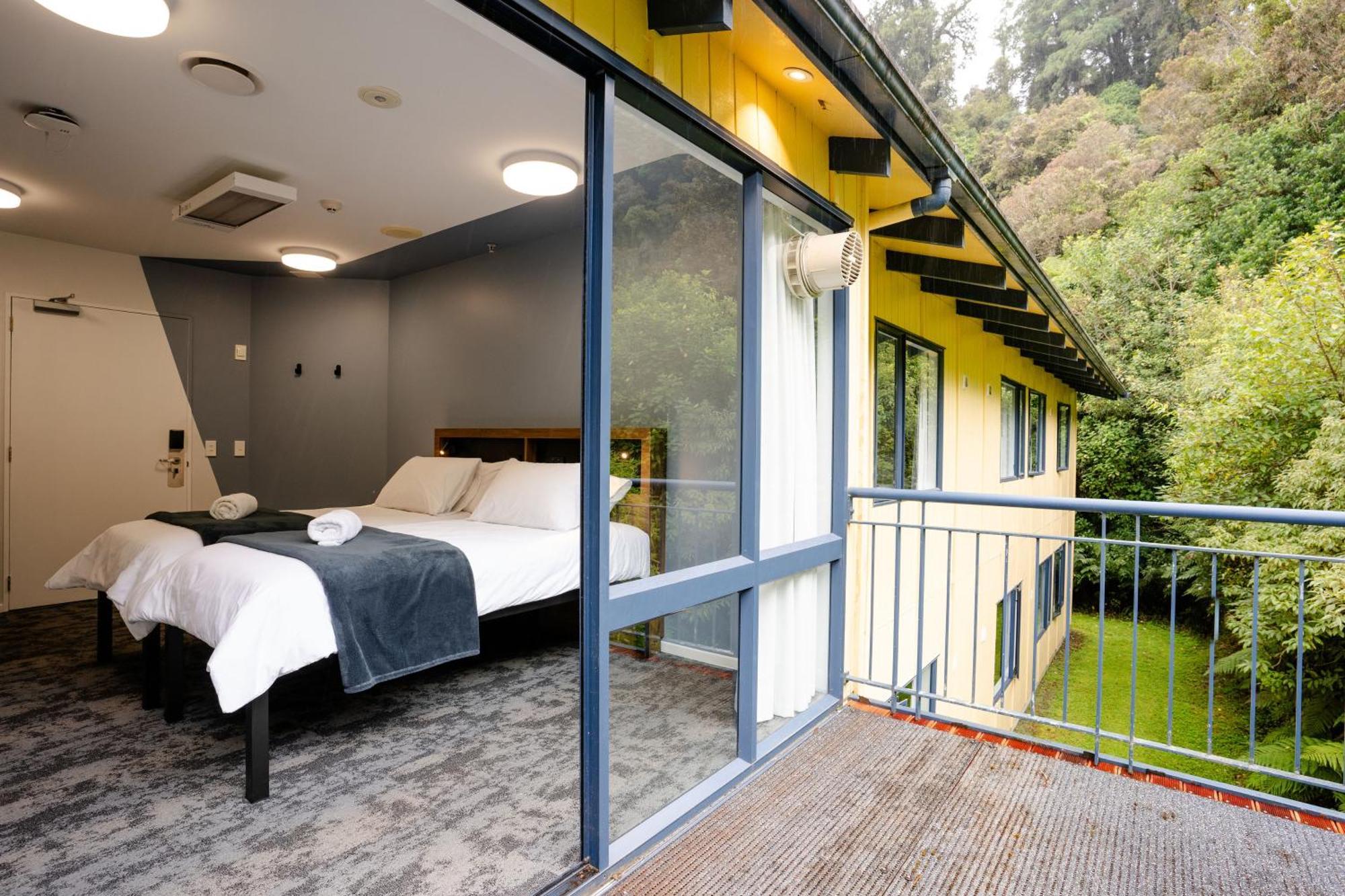 Haka House Franz Josef Hostel Exterior photo